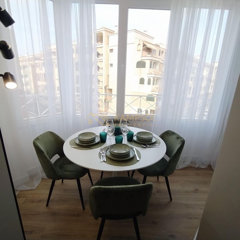 Prime Opportunity: Bright, Equipped Apartment in Torrevieja Center.