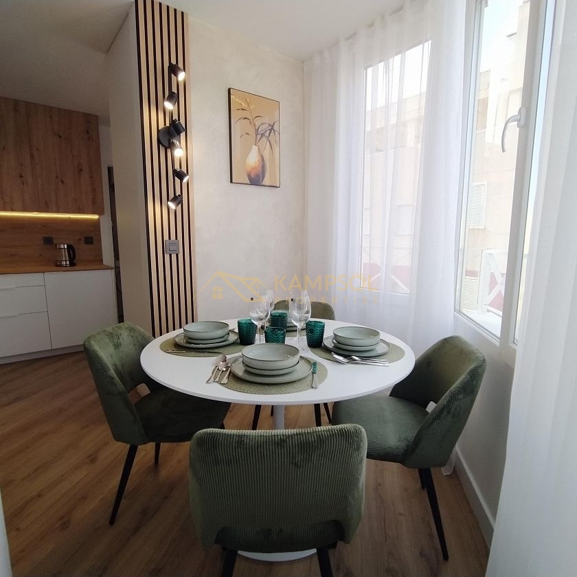 Prime Opportunity: Bright, Equipped Apartment in Torrevieja Center.