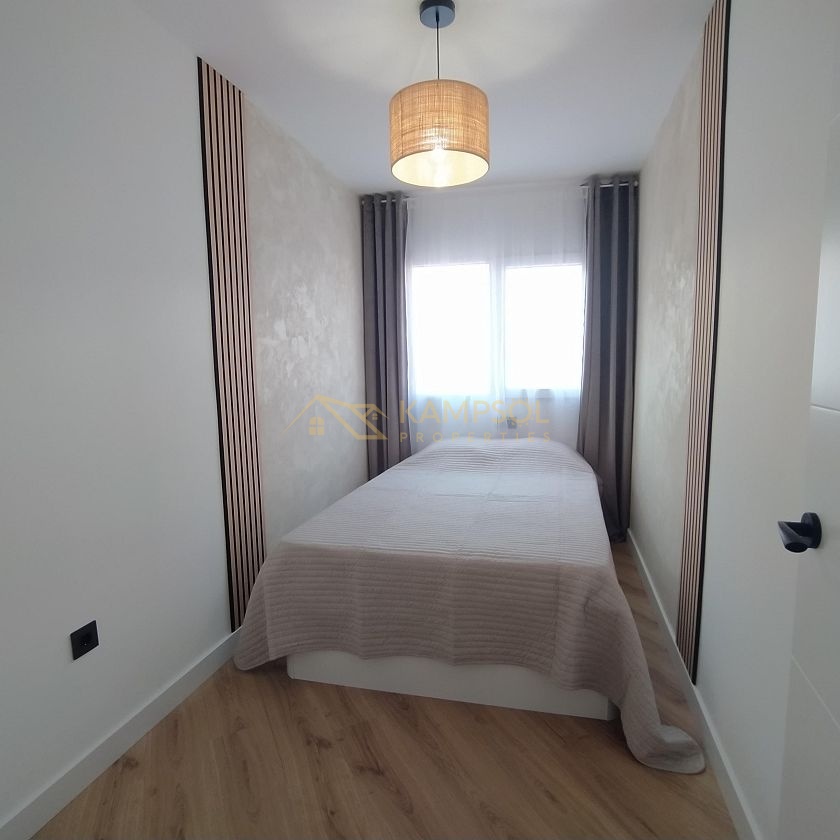 Prime Opportunity: Bright, Equipped Apartment in Torrevieja Center.