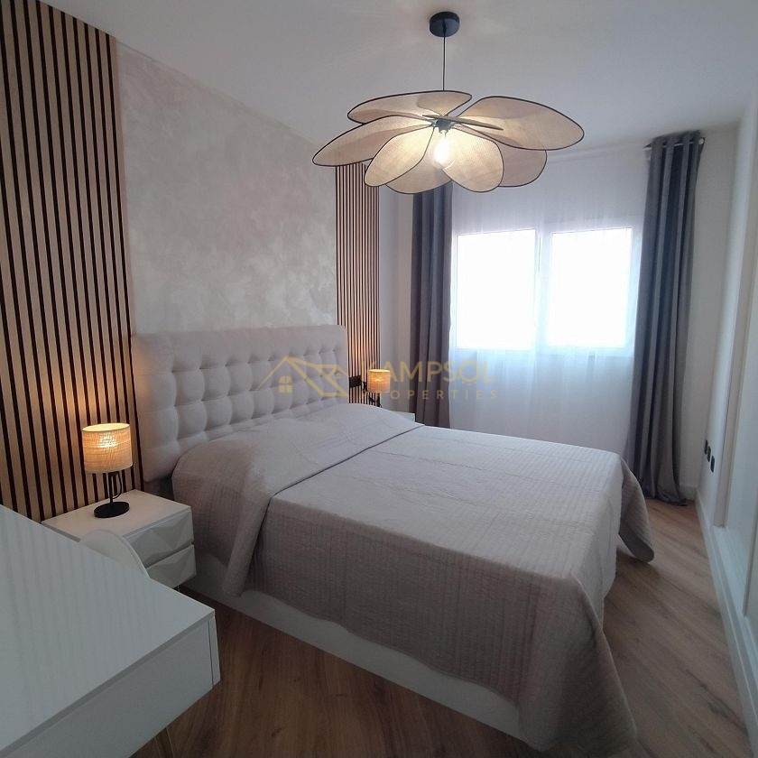 Prime Opportunity: Bright, Equipped Apartment in Torrevieja Center.