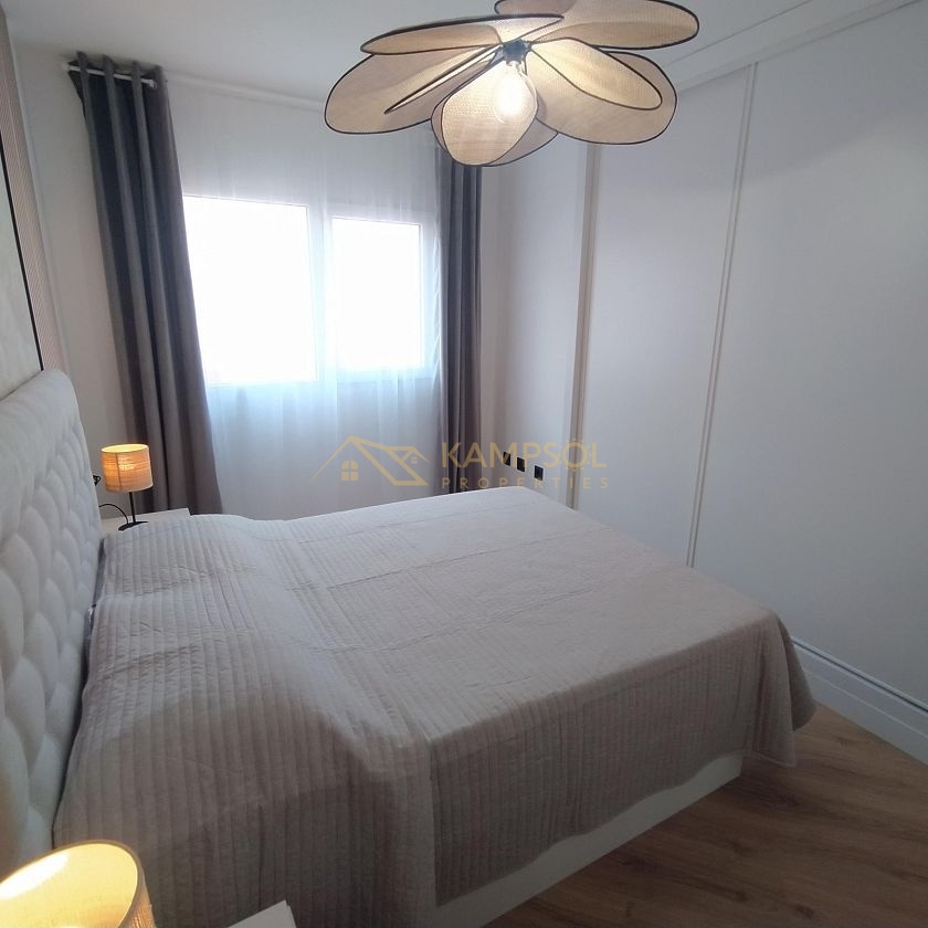 Prime Opportunity: Bright, Equipped Apartment in Torrevieja Center.