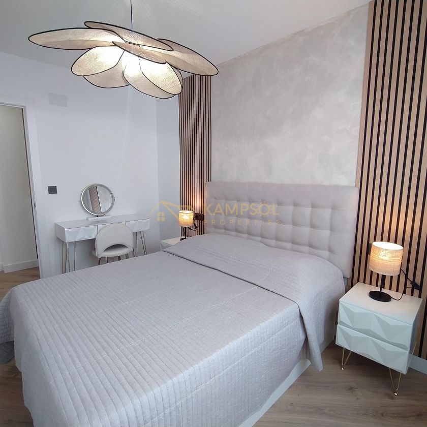 Prime Opportunity: Bright, Equipped Apartment in Torrevieja Center.
