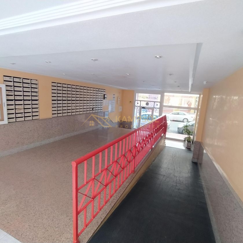 Prime Opportunity: Bright, Equipped Apartment in Torrevieja Center.