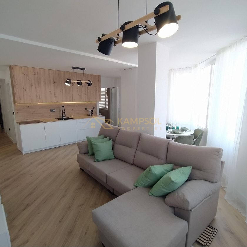 Prime Opportunity: Bright, Equipped Apartment in Torrevieja Center.