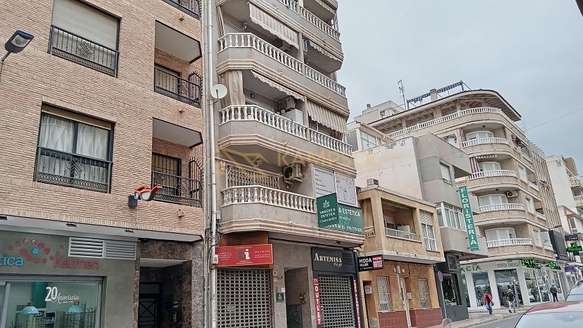 Central Torrevieja Apartment: Fully Furnished, Ready to Move In!