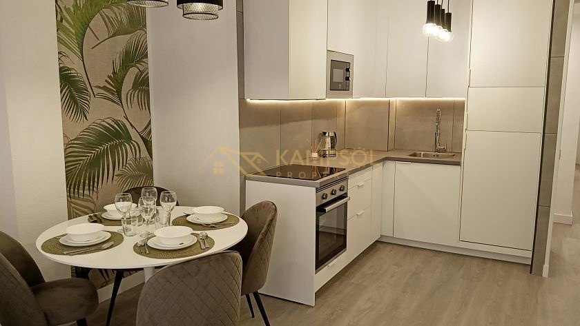 Central Torrevieja Apartment: Fully Furnished, Ready to Move In!
