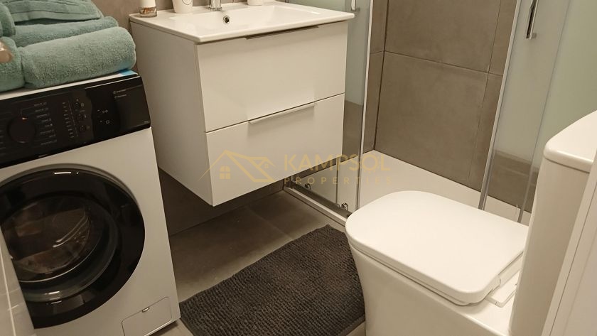 Central Torrevieja Apartment: Fully Furnished, Ready to Move In!