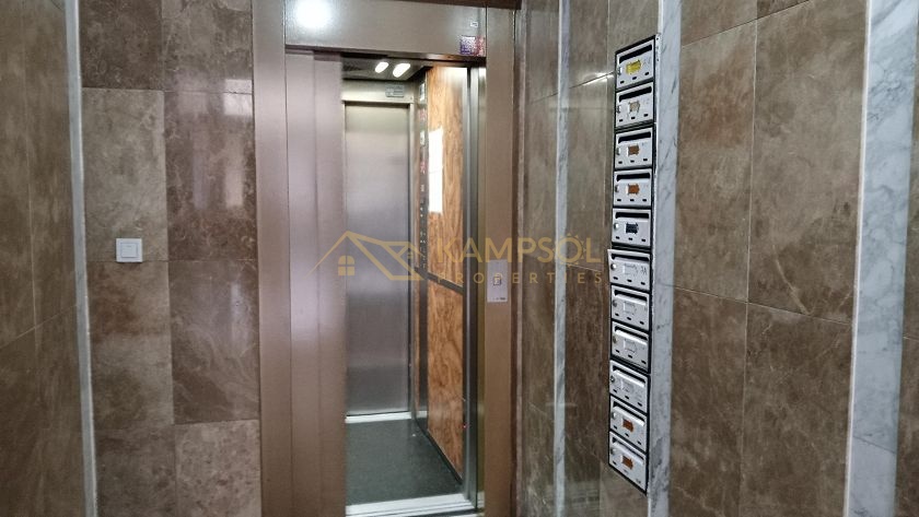 Central Torrevieja Apartment: Fully Furnished, Ready to Move In!