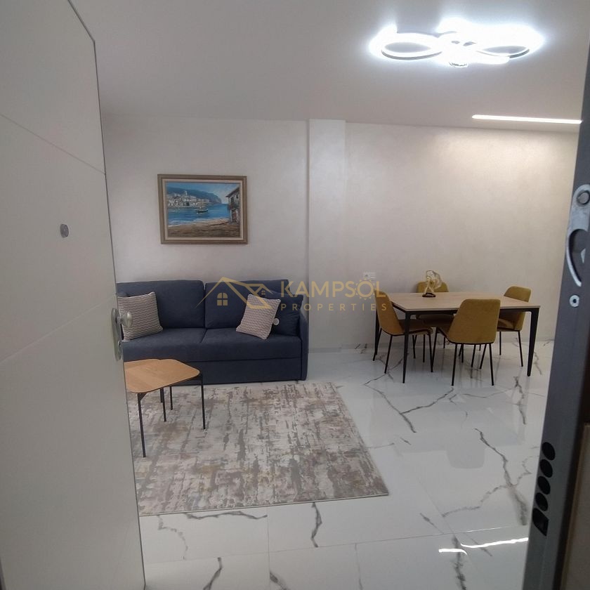 Torrevieja: 2nd Line Playa del Cura, Renovated!
