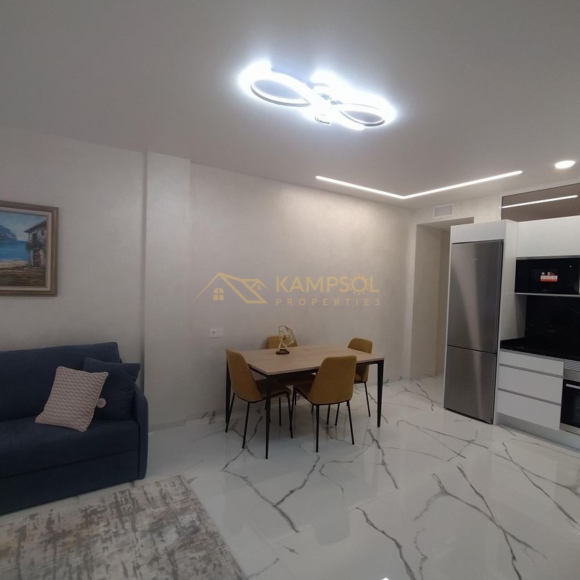 Torrevieja: 2nd Line Playa del Cura, Renovated!