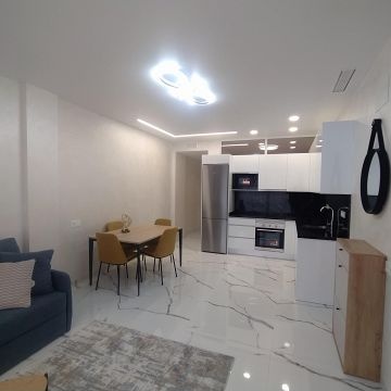 Torrevieja: 2nd Line Playa del Cura, Renovated!