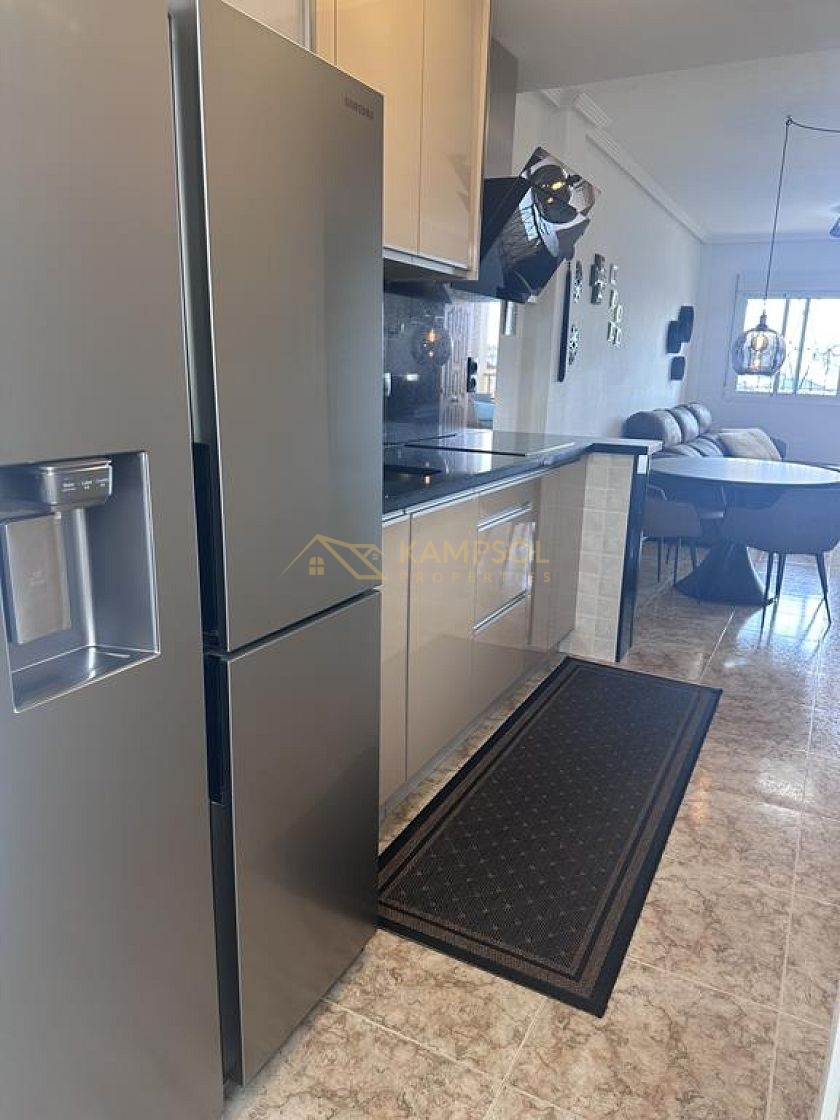 Los Altos: Odnowiony Apartament z 2 Basenami.