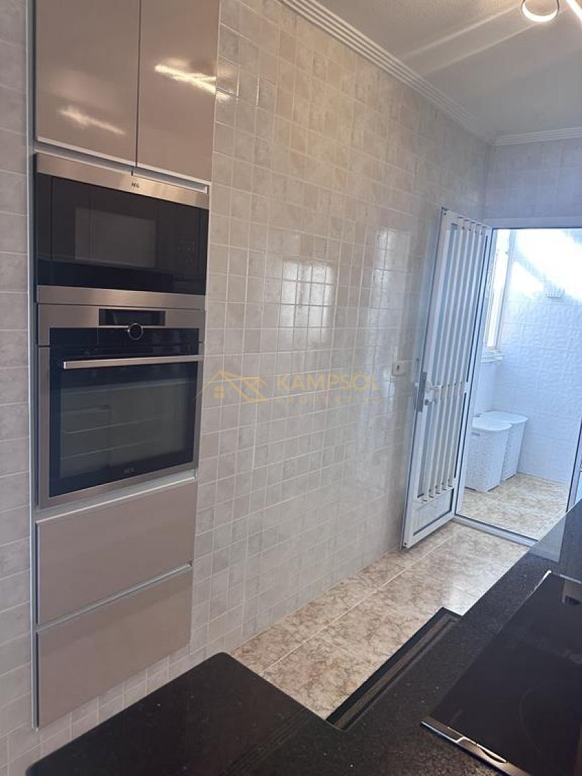 Los Altos: Odnowiony Apartament z 2 Basenami.