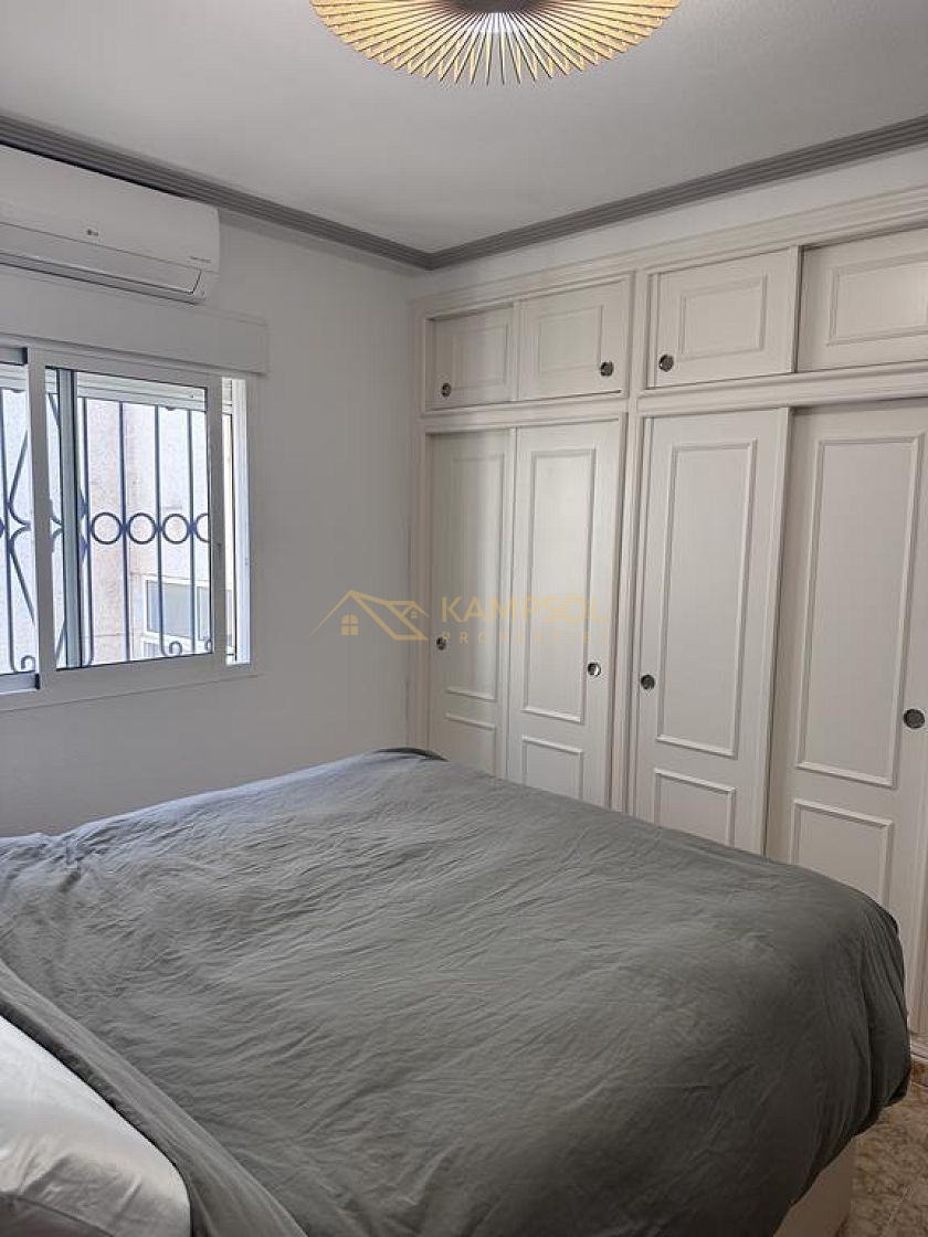 Los Altos: Odnowiony Apartament z 2 Basenami.