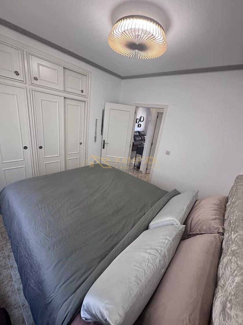 Los Altos: Odnowiony Apartament z 2 Basenami.