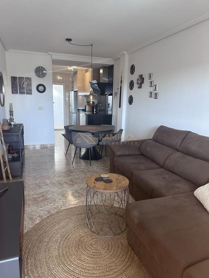 Los Altos: Odnowiony Apartament z 2 Basenami.