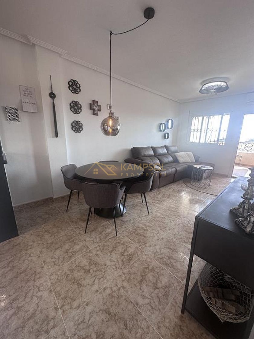 Los Altos: Odnowiony Apartament z 2 Basenami.