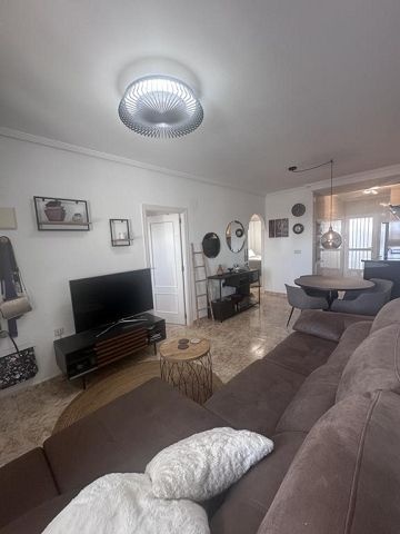 Los Altos: Renovated Apartment with 2 Pools.
