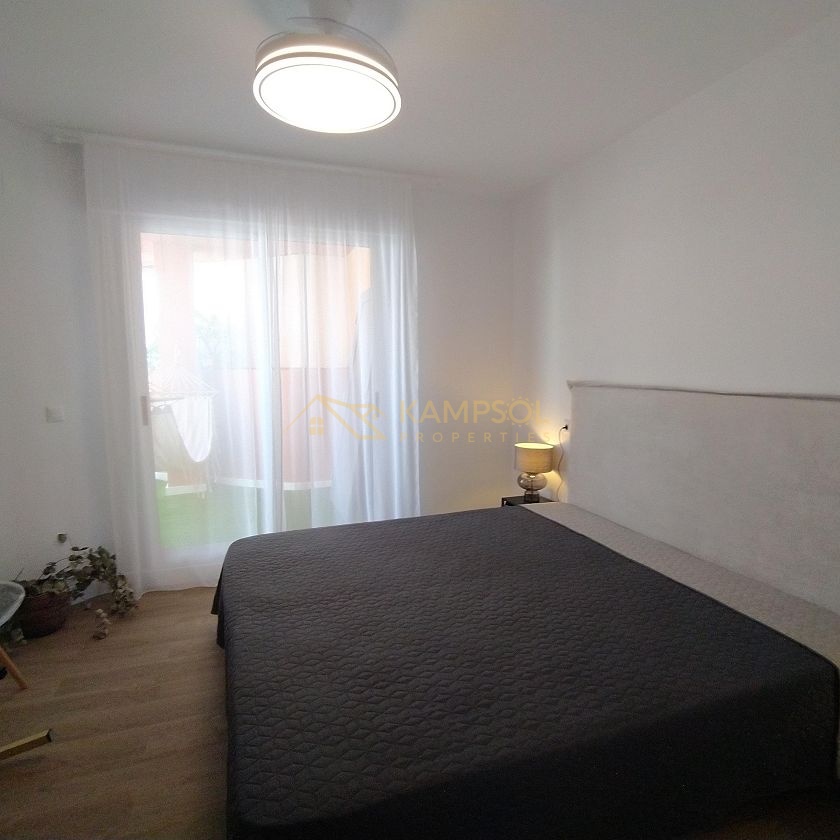 Dwupoziomowy Penthouse w Torrevieja: Świeżo Wyremontowany!