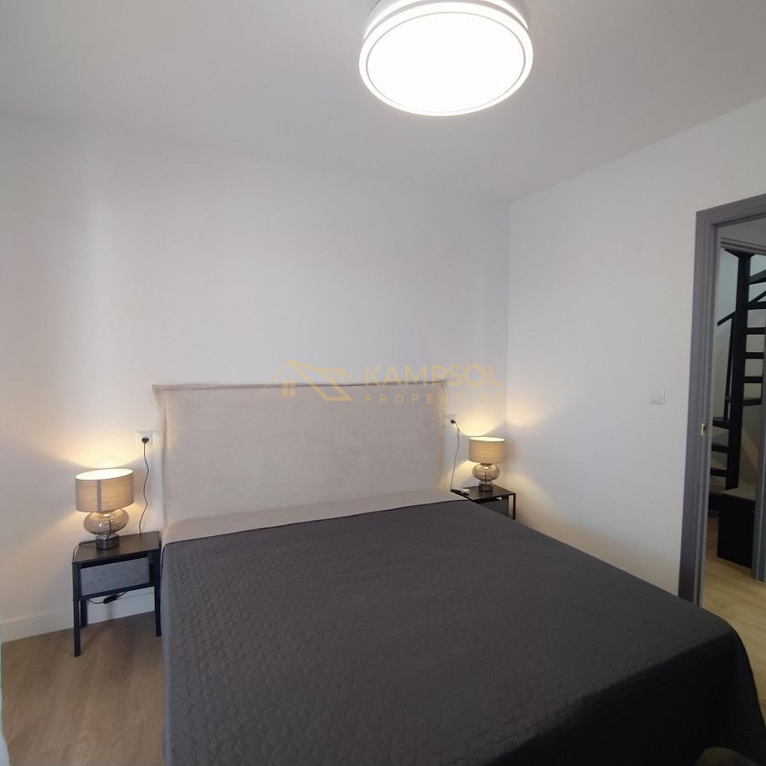 Dwupoziomowy Penthouse w Torrevieja: Świeżo Wyremontowany!