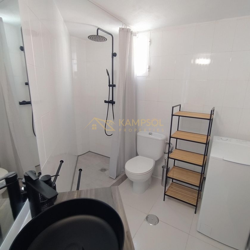 Dwupoziomowy Penthouse w Torrevieja: Świeżo Wyremontowany!