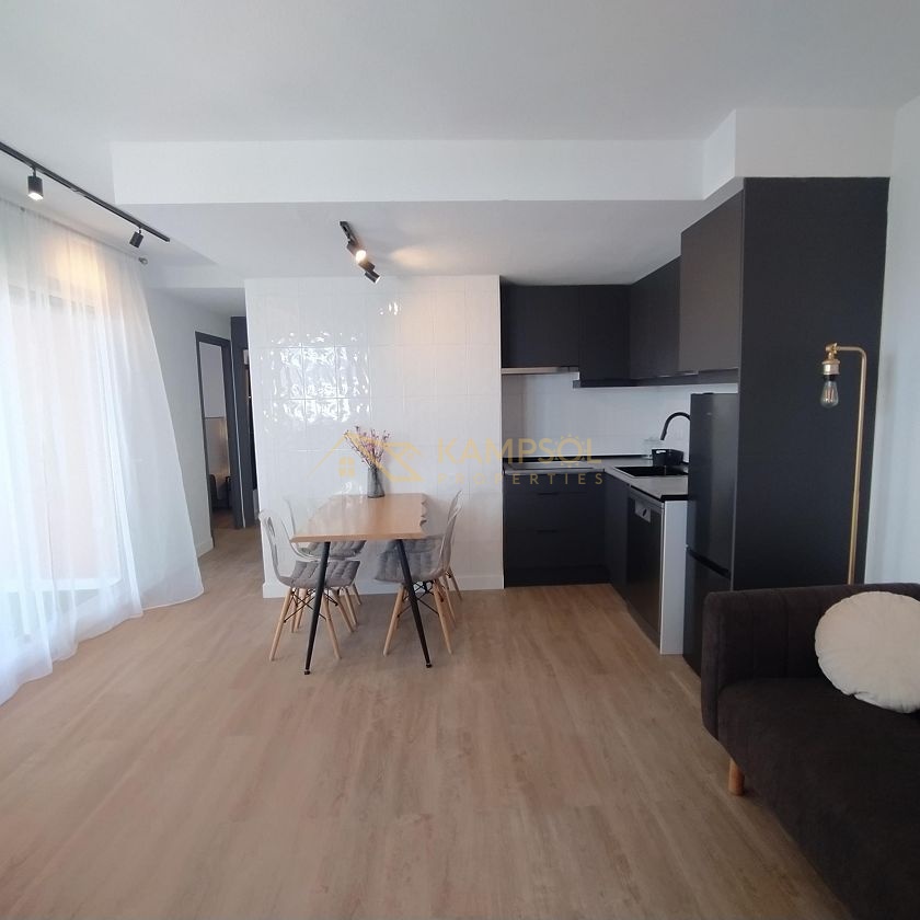 Dwupoziomowy Penthouse w Torrevieja: Świeżo Wyremontowany!