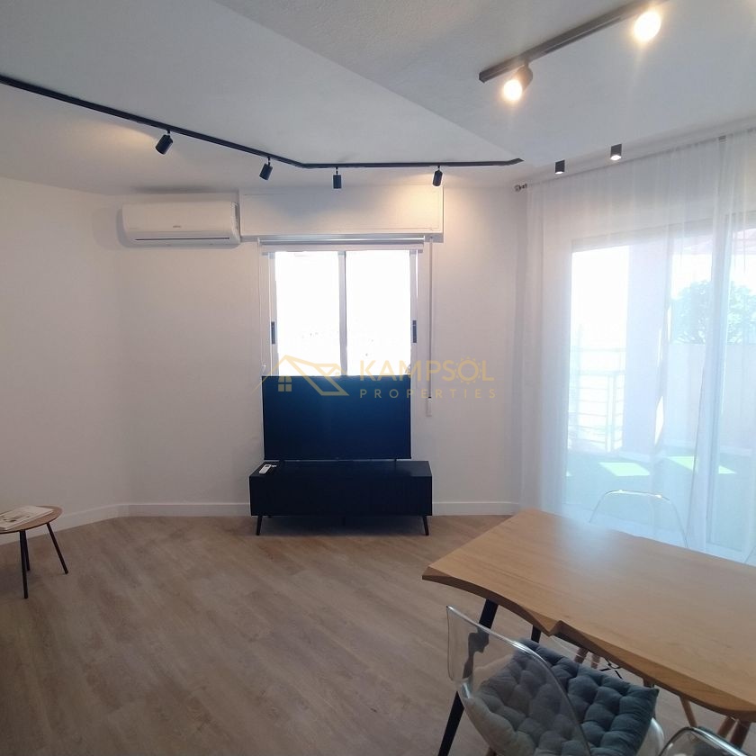 Dwupoziomowy Penthouse w Torrevieja: Świeżo Wyremontowany!