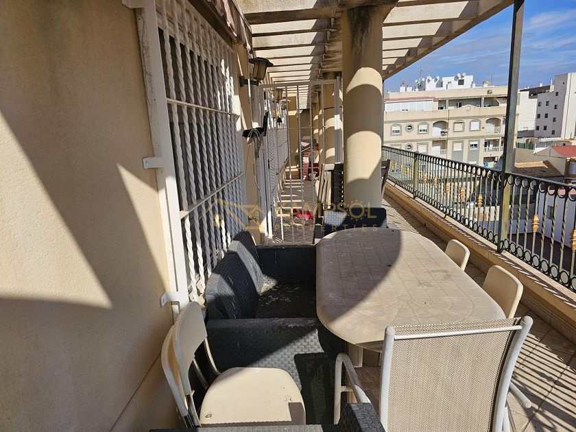 Large Terrace, 4 Bedrooms: Your Ideal Penthouse.