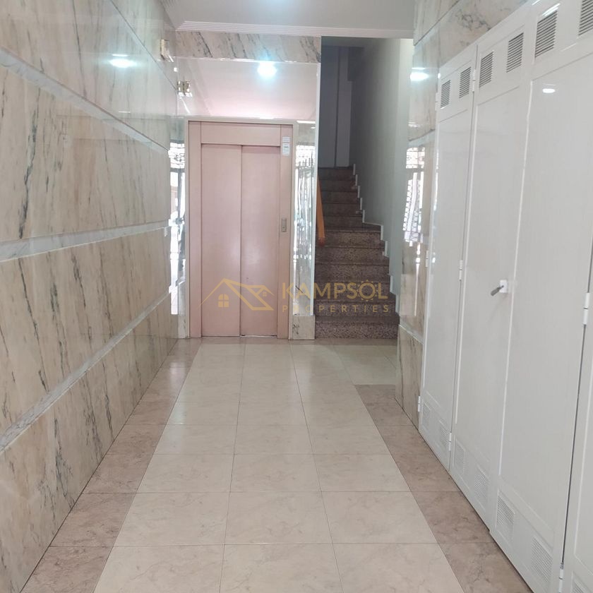 Large Terrace, 4 Bedrooms: Your Ideal Penthouse.