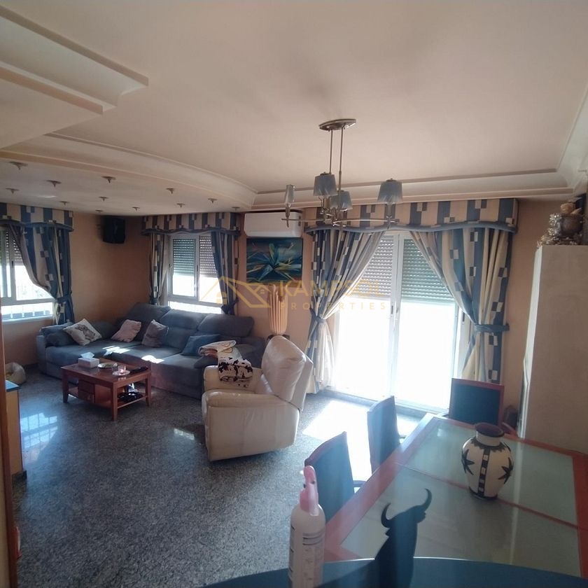 Large Terrace, 4 Bedrooms: Your Ideal Penthouse.