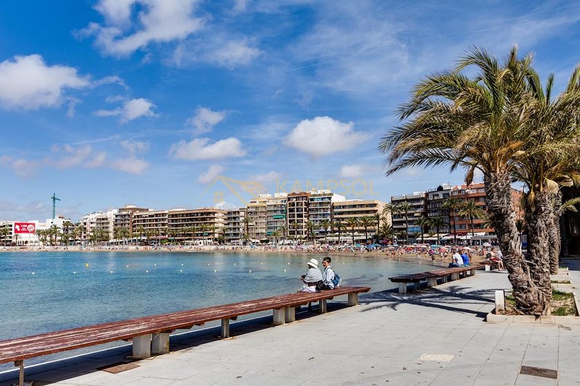Large Terrace, 4 Bedrooms: Your Ideal Penthouse.