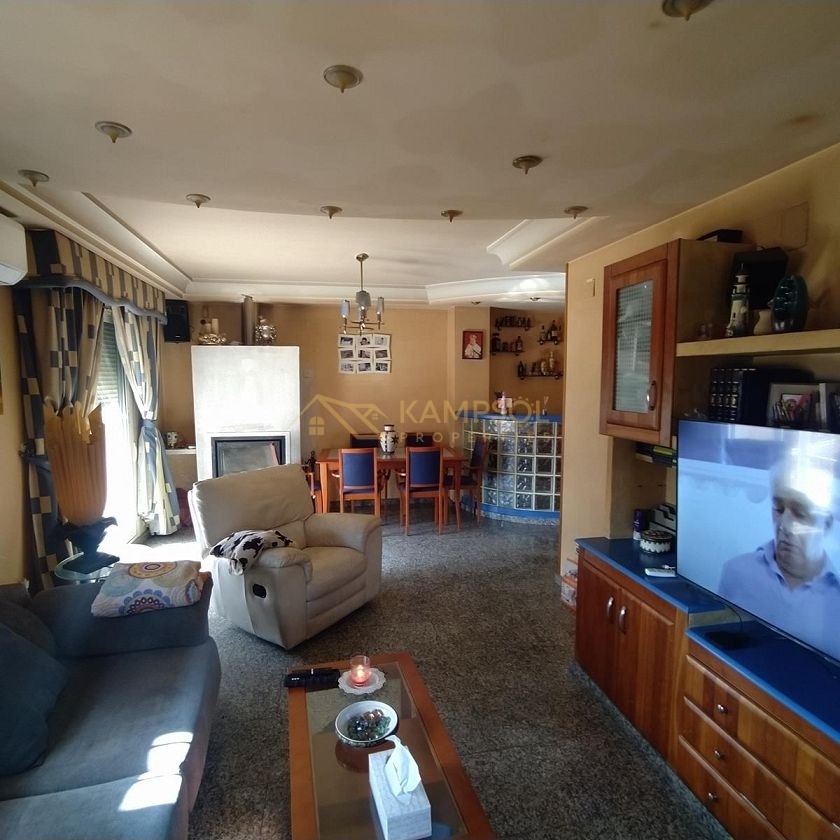 Large Terrace, 4 Bedrooms: Your Ideal Penthouse.