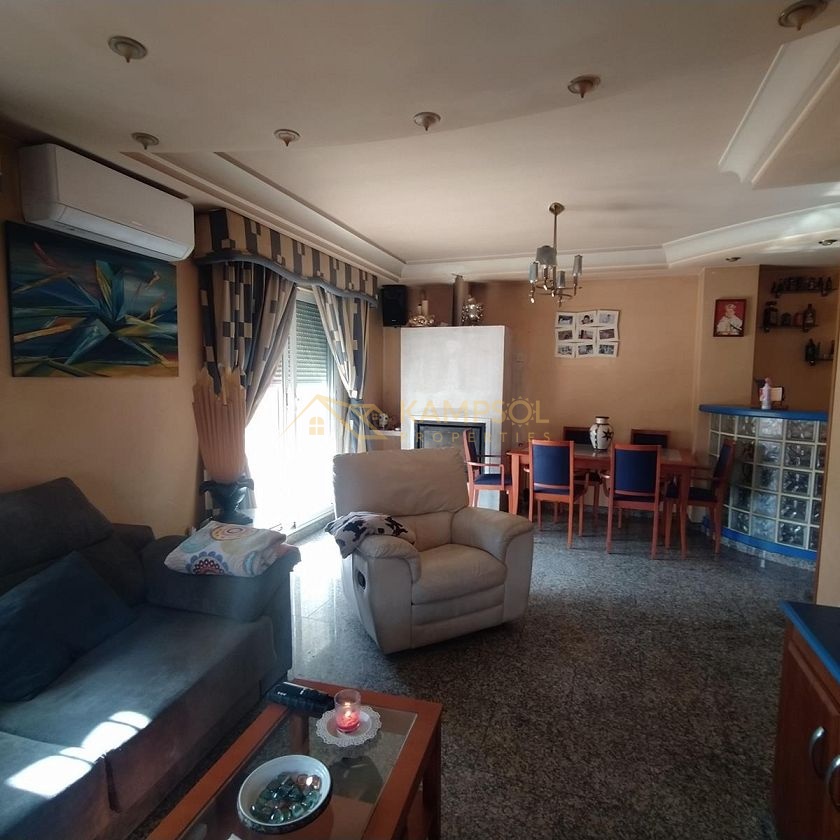 Large Terrace, 4 Bedrooms: Your Ideal Penthouse.