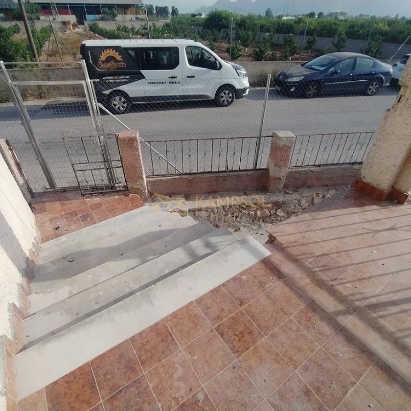 Detached House on Large Plot: Renovation Project!
