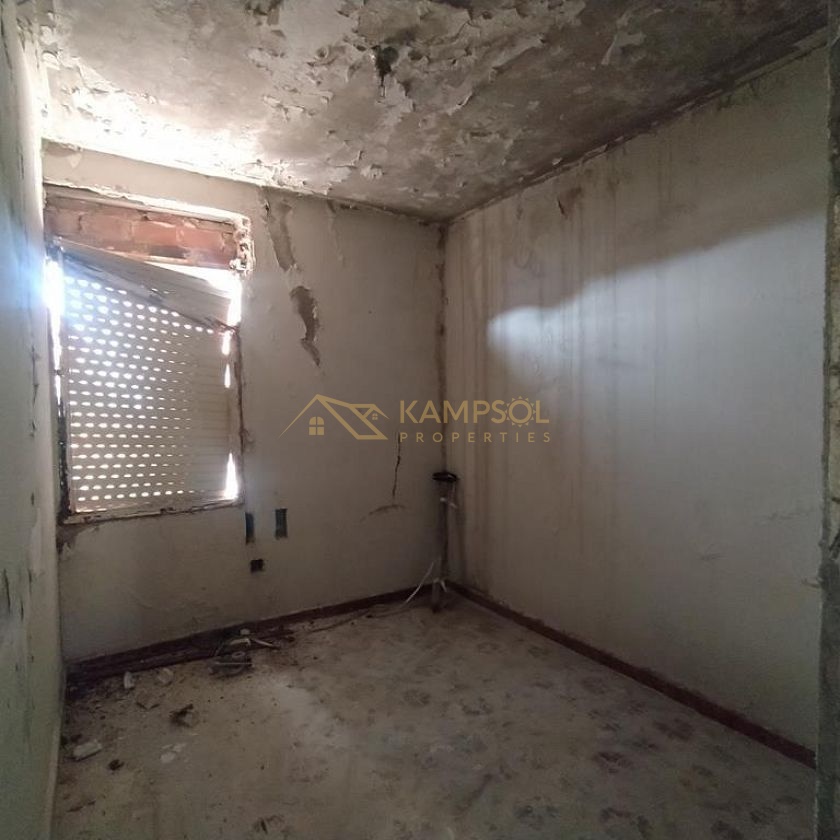 Detached House on Large Plot: Renovation Project!