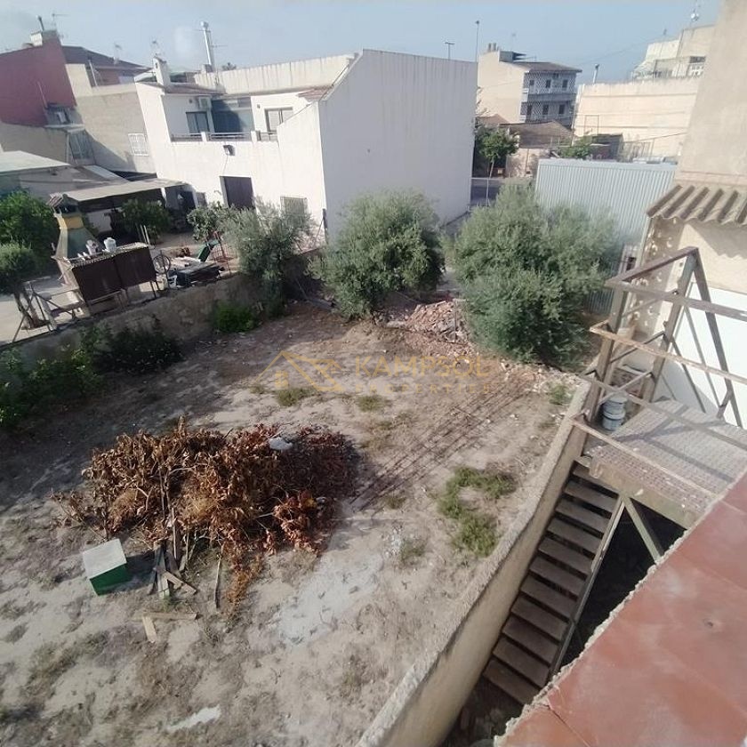Detached House on Large Plot: Renovation Project!